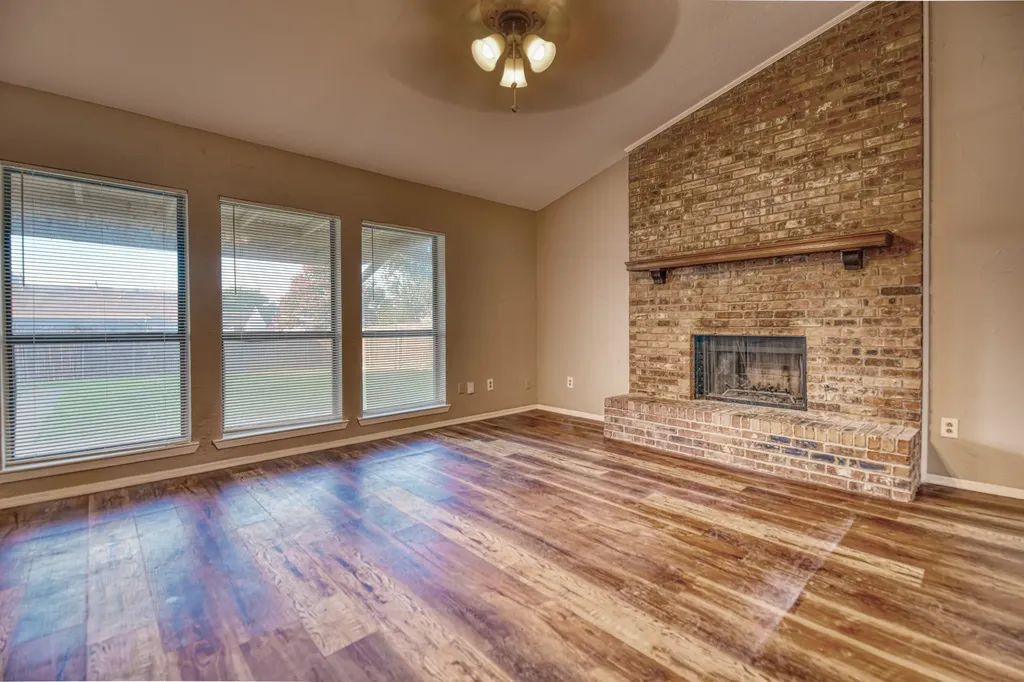 327 Southerland Avenue Mesquite TX 75150