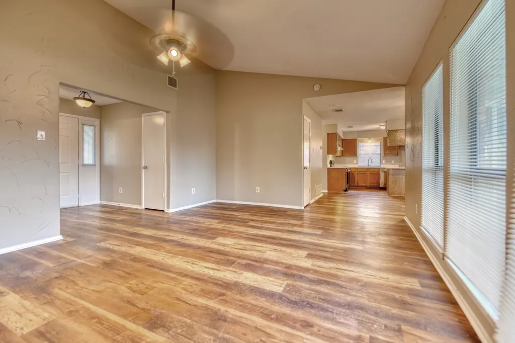 327 Southerland Avenue Mesquite TX 75150