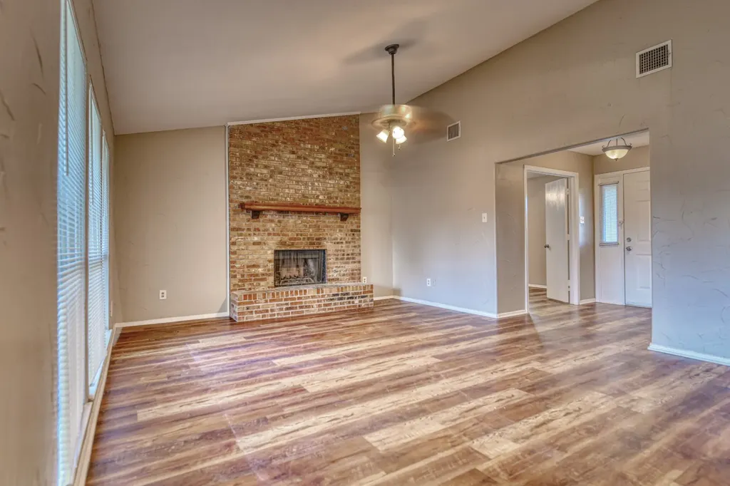 327 Southerland Avenue Mesquite TX 75150