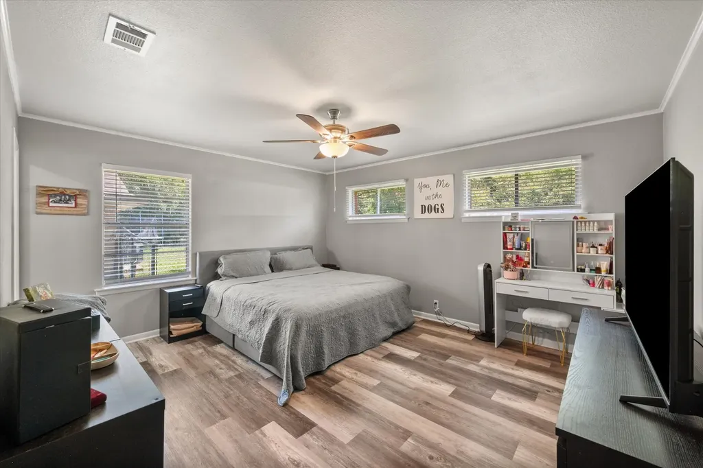 1409 Sundale Street Ennis TX 75119