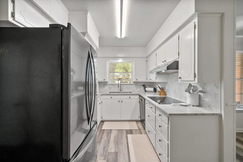 1409 Sundale Street Ennis TX 75119