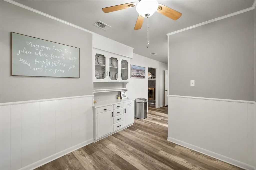 1409 Sundale Street Ennis TX 75119