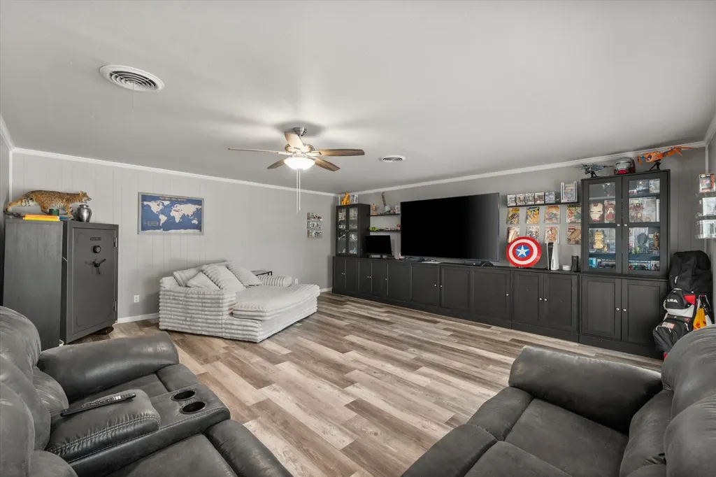 1409 Sundale Street Ennis TX 75119