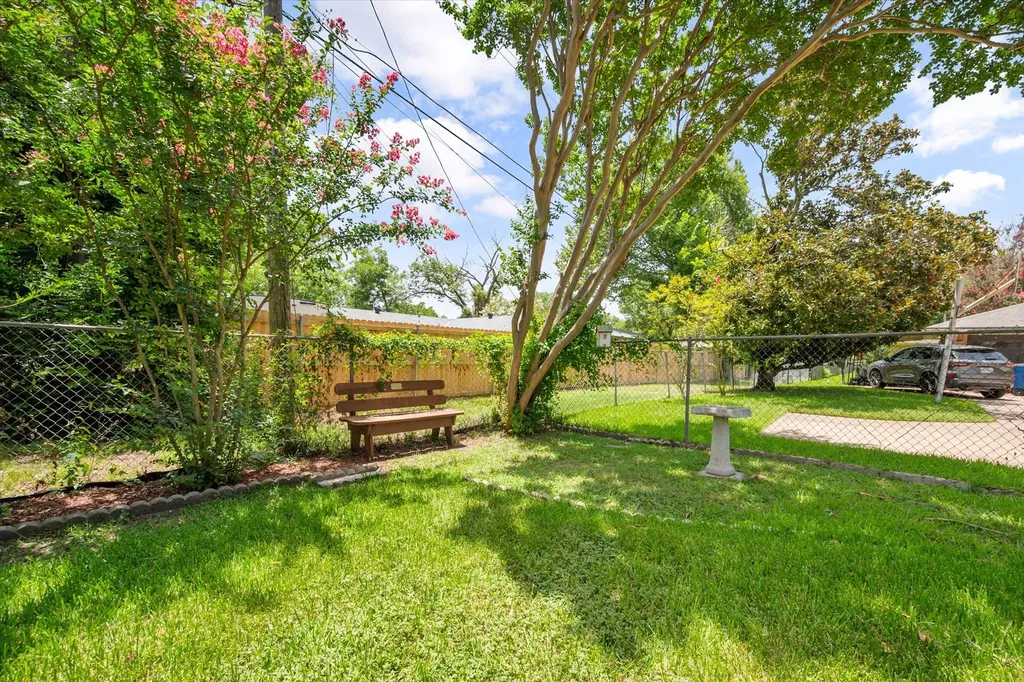 1409 Sundale Street Ennis TX 75119