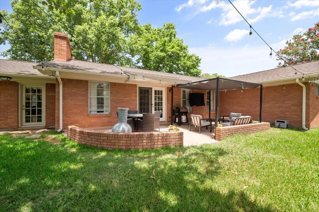 1409 Sundale Street Ennis TX 75119