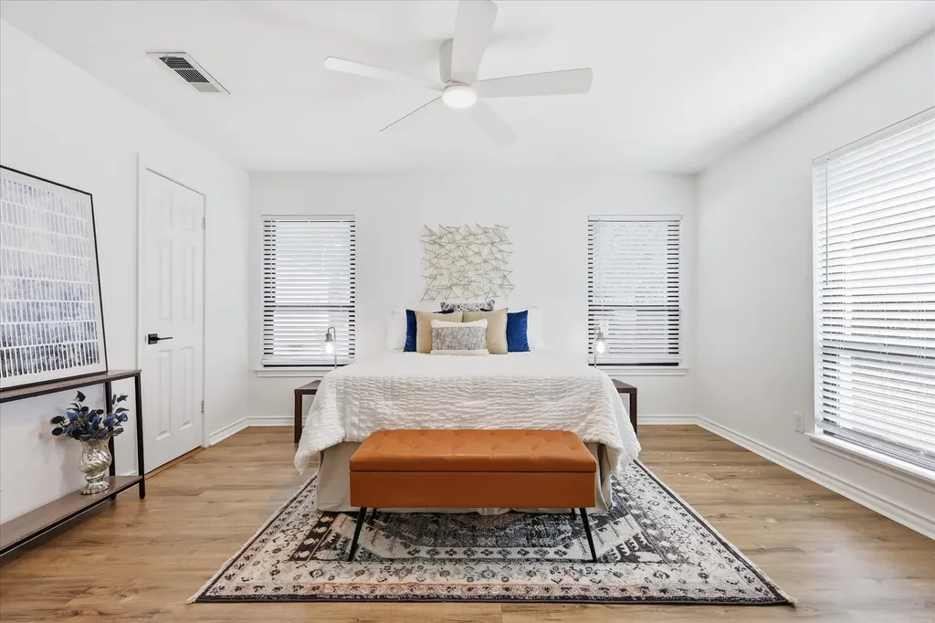 1235 Barlow Avenue Dallas TX 75224