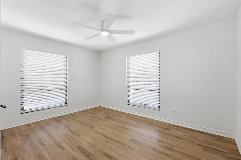 1235 Barlow Avenue Dallas TX 75224