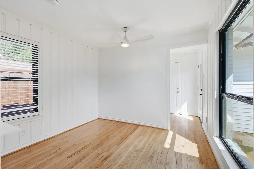 1235 Barlow Avenue Dallas TX 75224