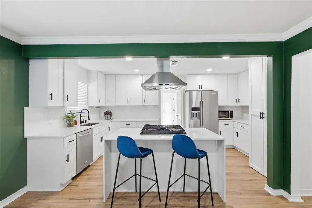 1235 Barlow Avenue Dallas TX 75224