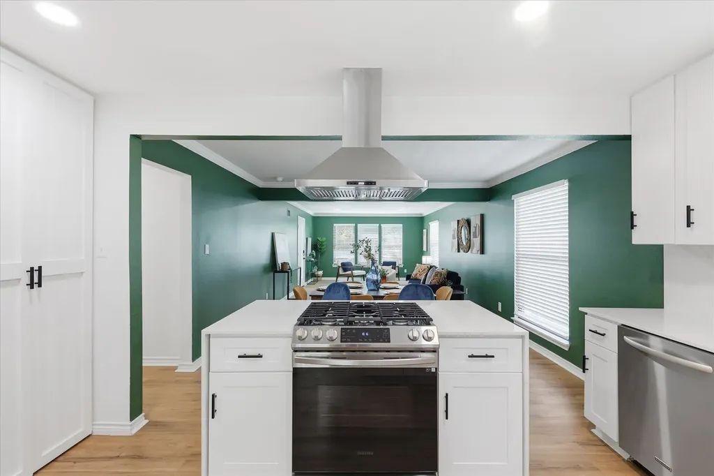 1235 Barlow Avenue Dallas TX 75224