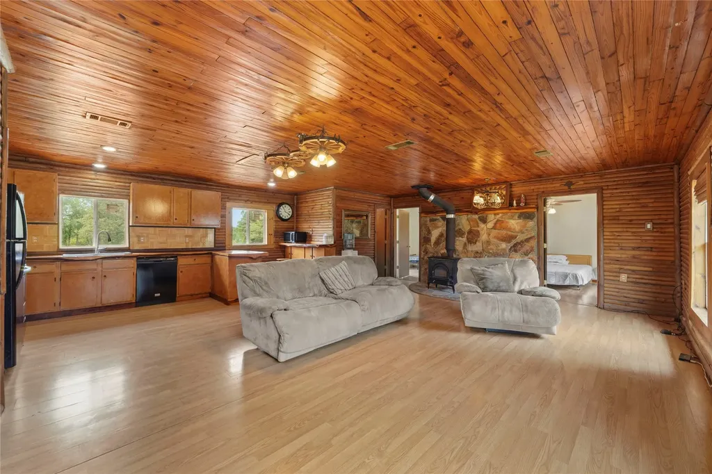 19331 Allen Ranch Road Eustace TX 75124