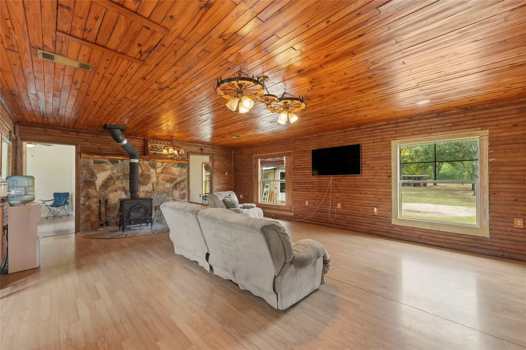 19331 Allen Ranch Road Eustace TX 75124