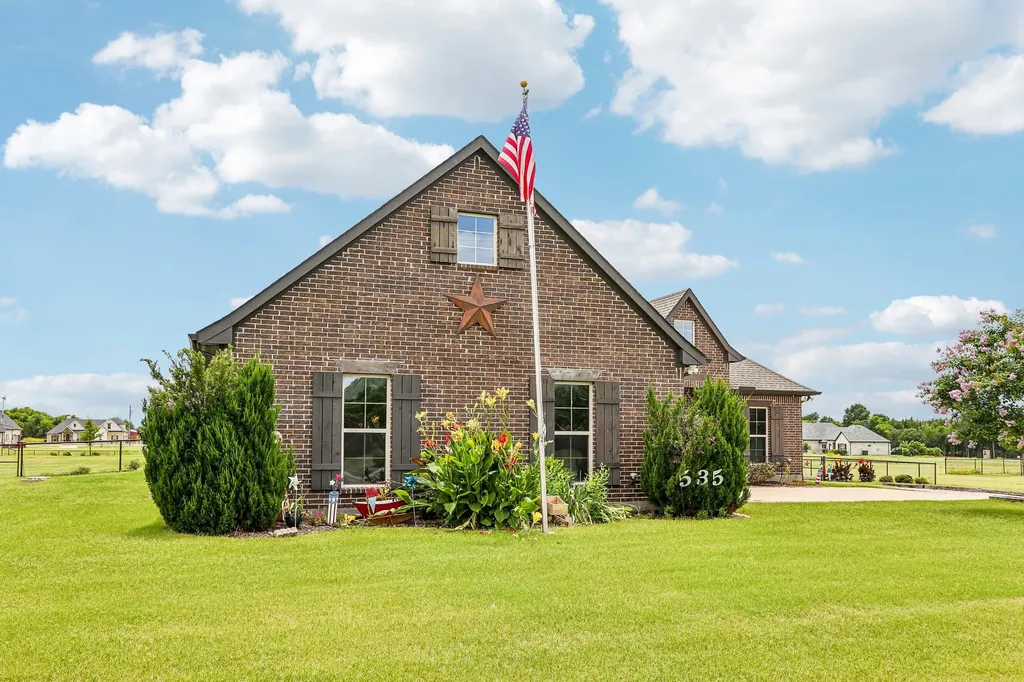 535 Cheyenne Trail Trenton TX 75490