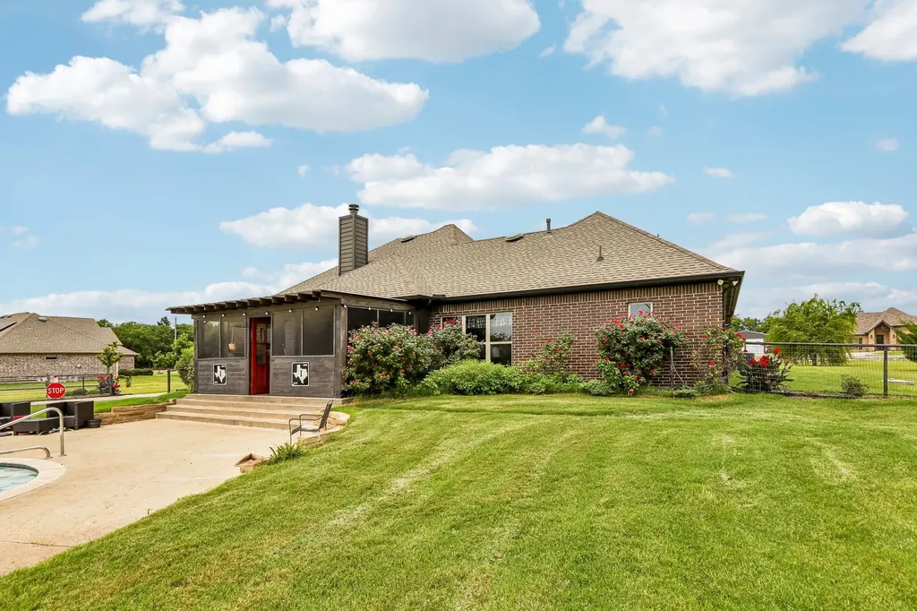 535 Cheyenne Trail Trenton TX 75490