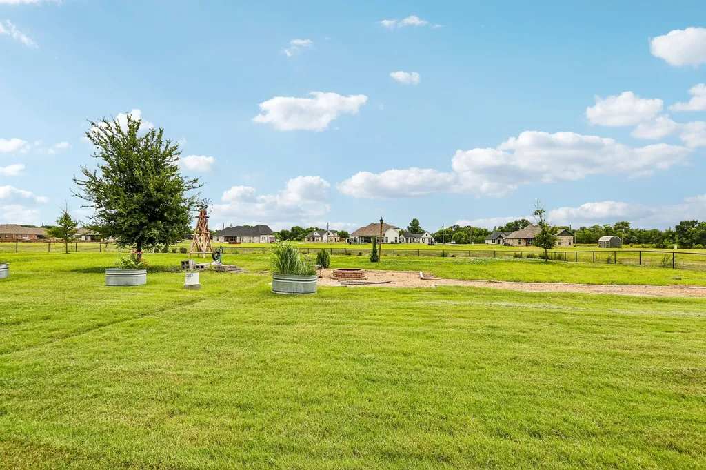 535 Cheyenne Trail Trenton TX 75490