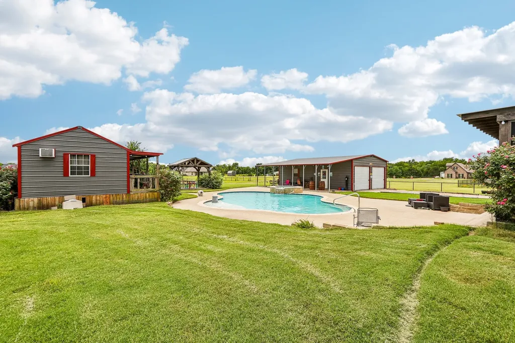 535 Cheyenne Trail Trenton TX 75490