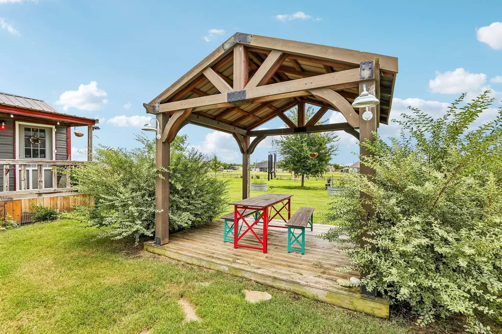 535 Cheyenne Trail Trenton TX 75490