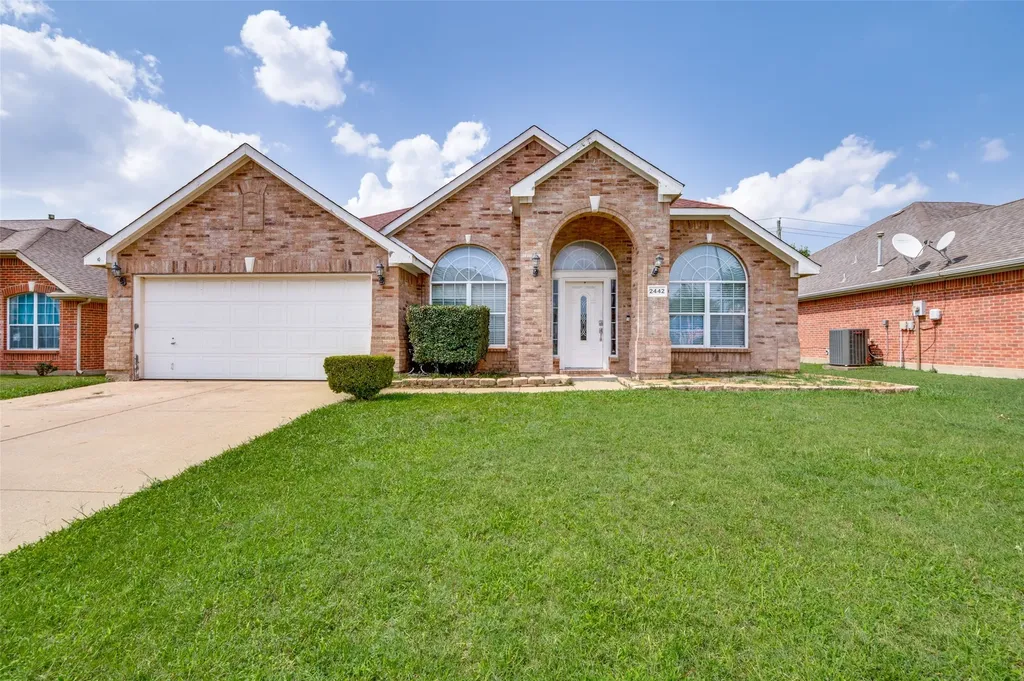 2442 Lost Mesa Grand Prairie TX 75052
