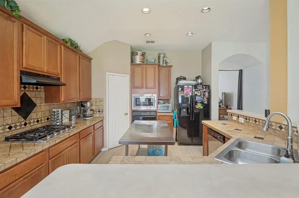 2442 Lost Mesa Grand Prairie TX 75052
