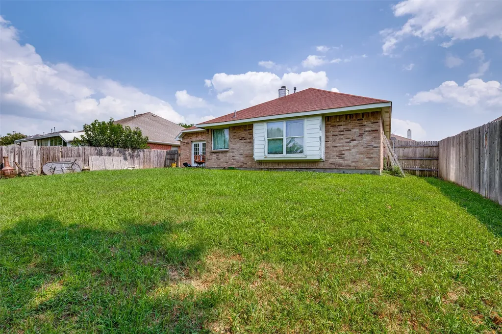 2442 Lost Mesa Grand Prairie TX 75052