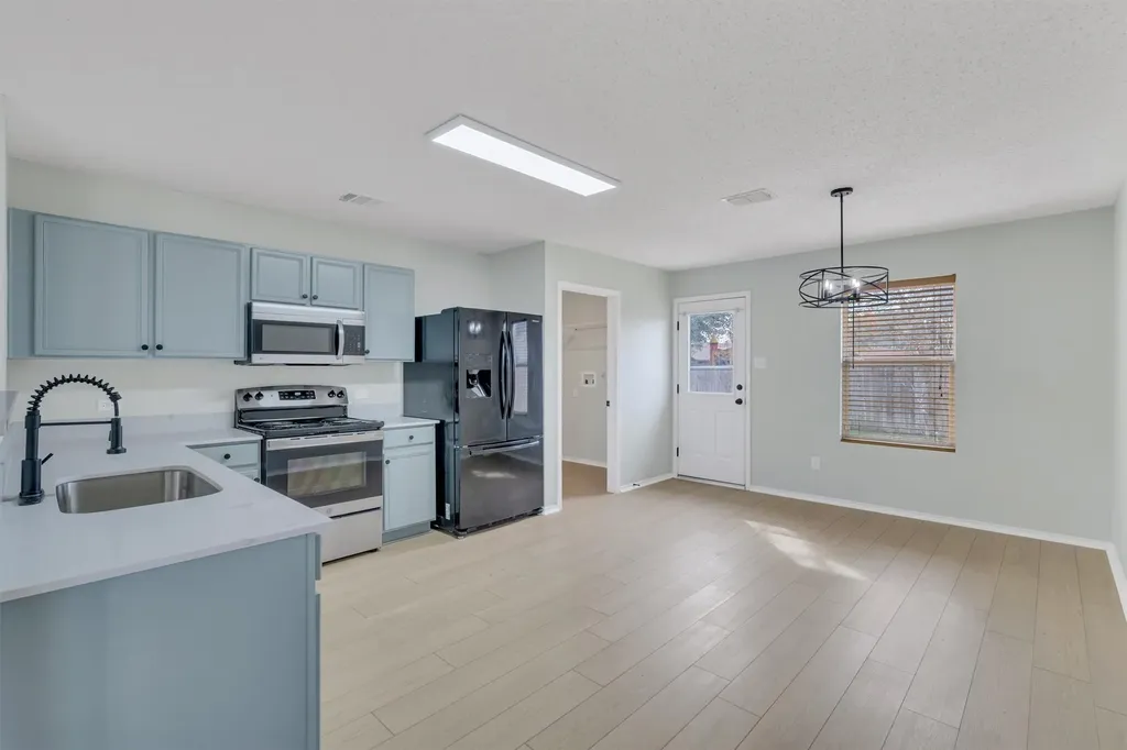 131 Sandlewood Drive Terrell TX 75160
