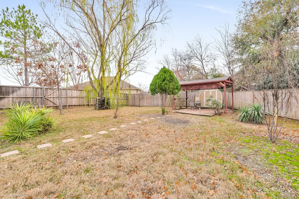 131 Sandlewood Drive Terrell TX 75160