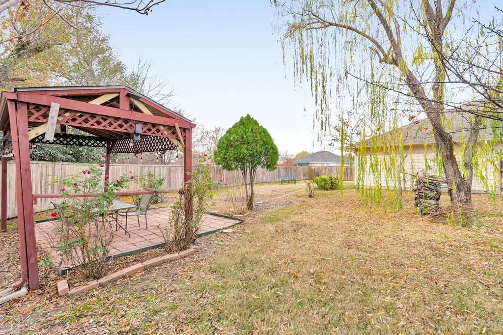 131 Sandlewood Drive Terrell TX 75160