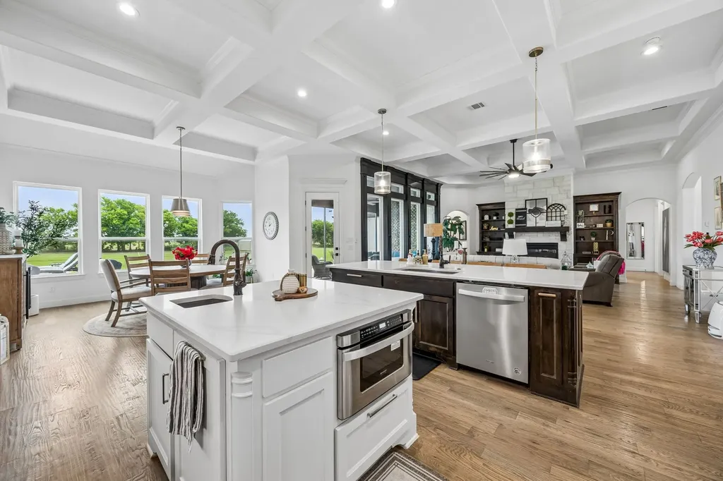 1829 Ryder Lee Lane Waxahachie TX 75165