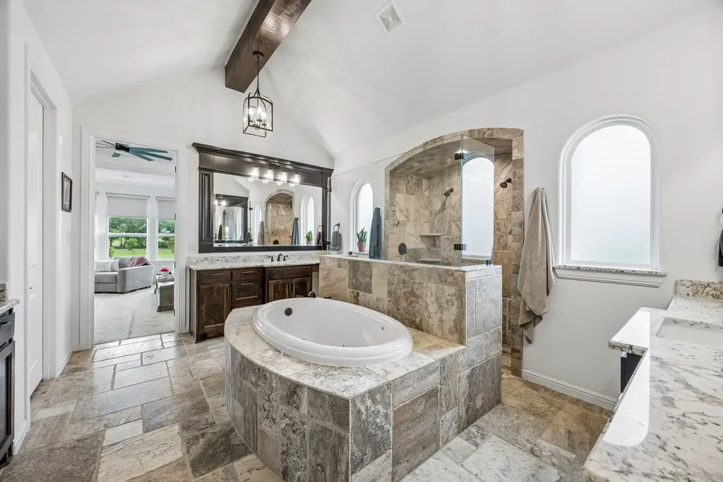 1829 Ryder Lee Lane Waxahachie TX 75165