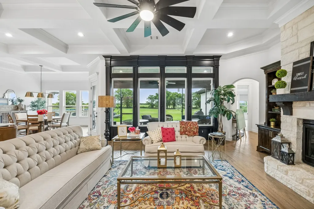 1829 Ryder Lee Lane Waxahachie TX 75165