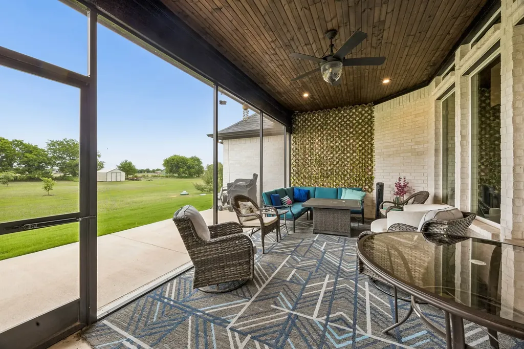 1829 Ryder Lee Lane Waxahachie TX 75165
