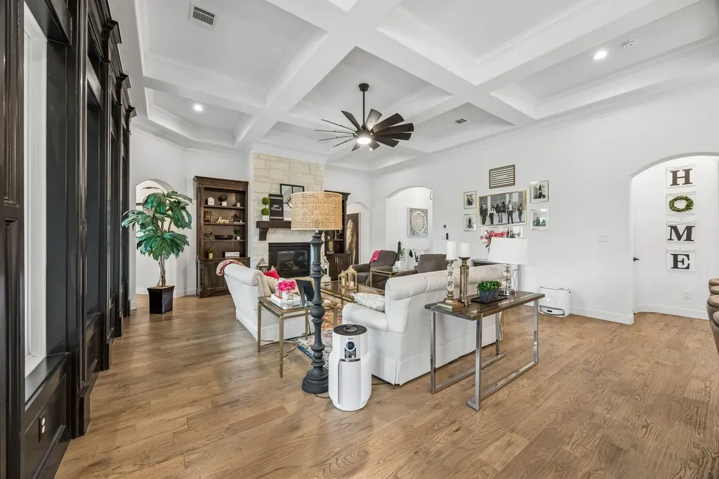 1829 Ryder Lee Lane Waxahachie TX 75165