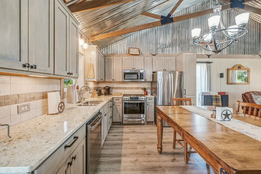 1271 Private 2120 Road Meridian TX 76665