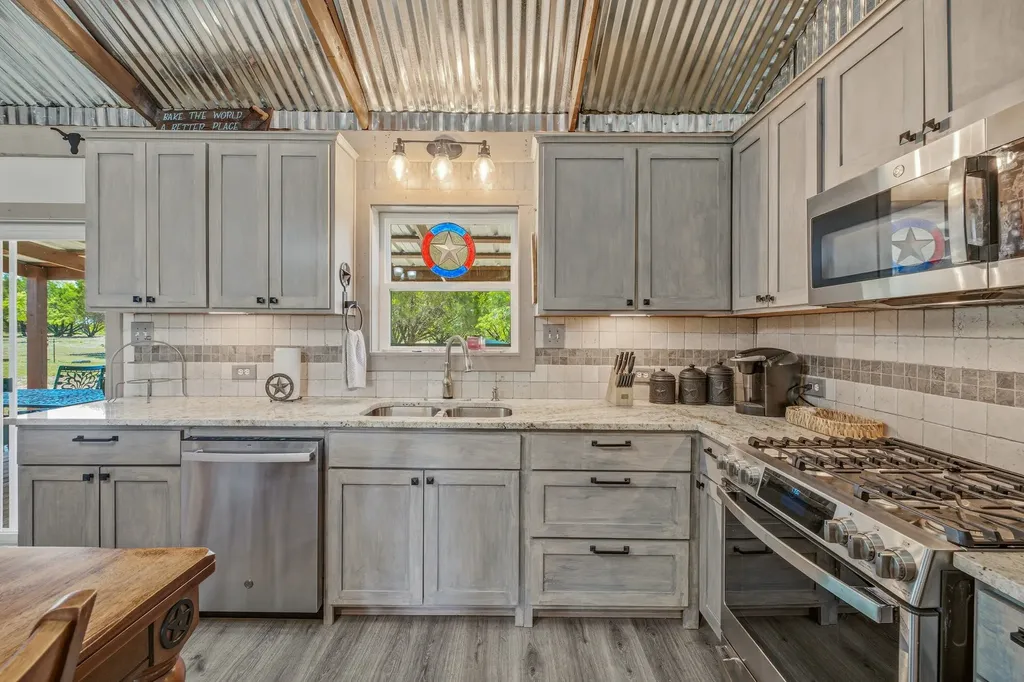 1271 Private 2120 Road Meridian TX 76665