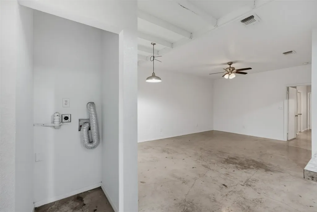 103 Del Rio Avenue Benbrook TX 76126