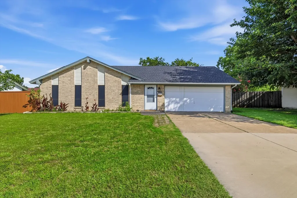 2304 Greenwood Circle Carrollton TX 75006