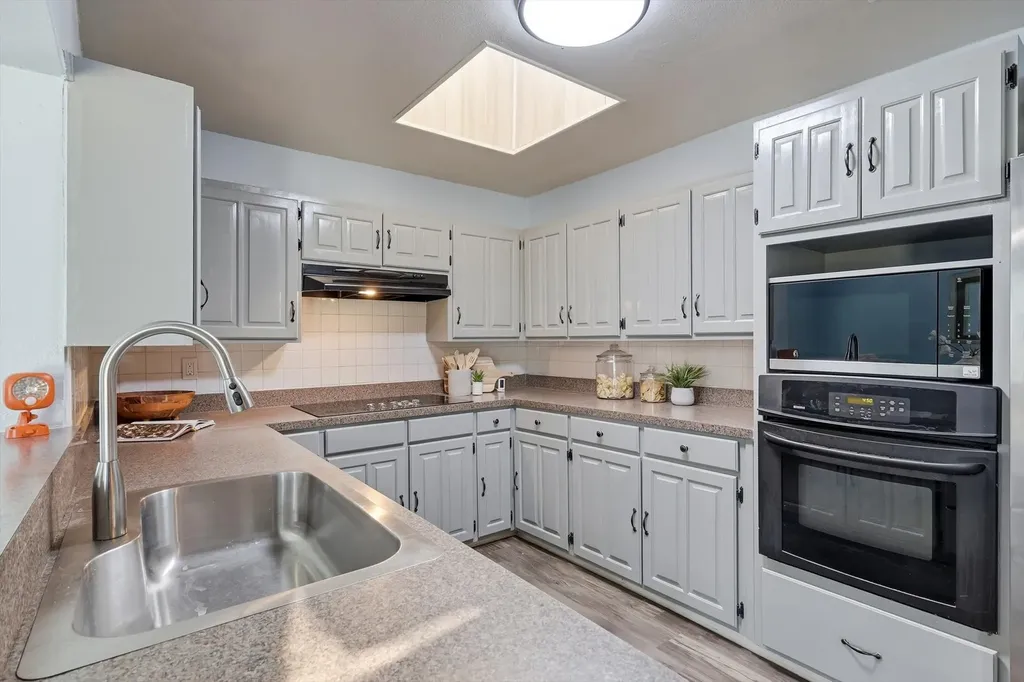 2304 Greenwood Circle Carrollton TX 75006
