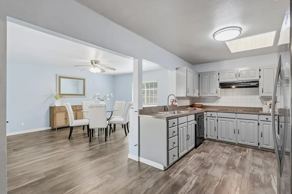 2304 Greenwood Circle Carrollton TX 75006