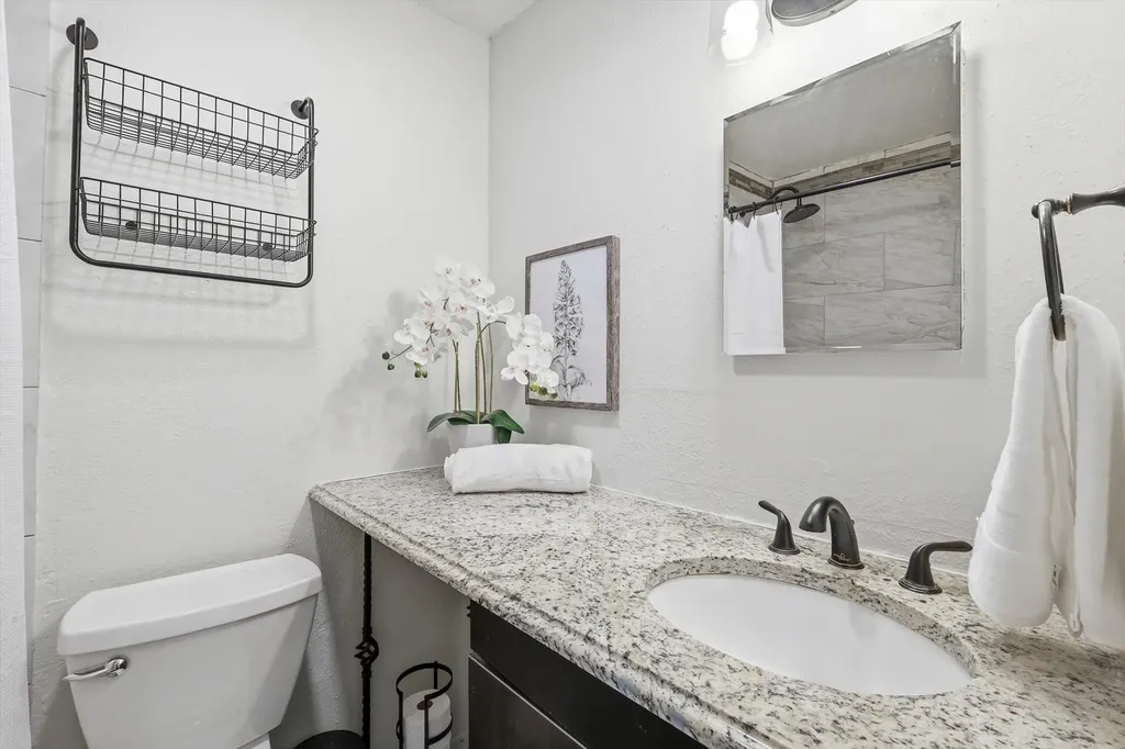 2304 Greenwood Circle Carrollton TX 75006