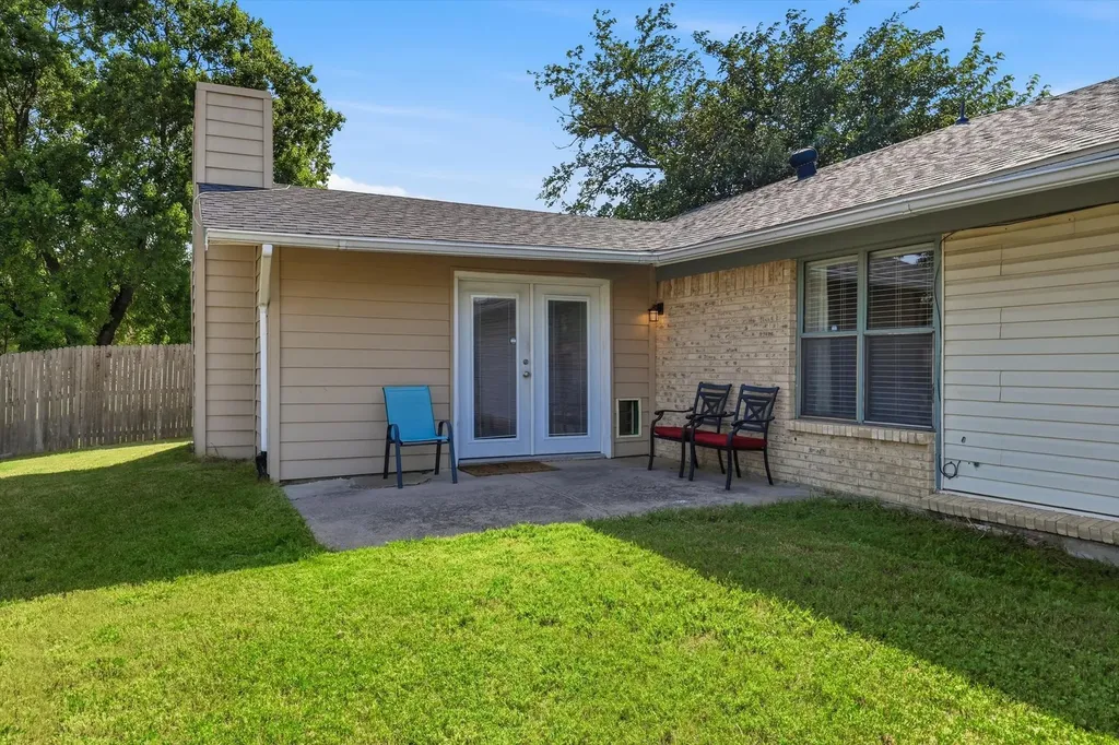 2304 Greenwood Circle Carrollton TX 75006