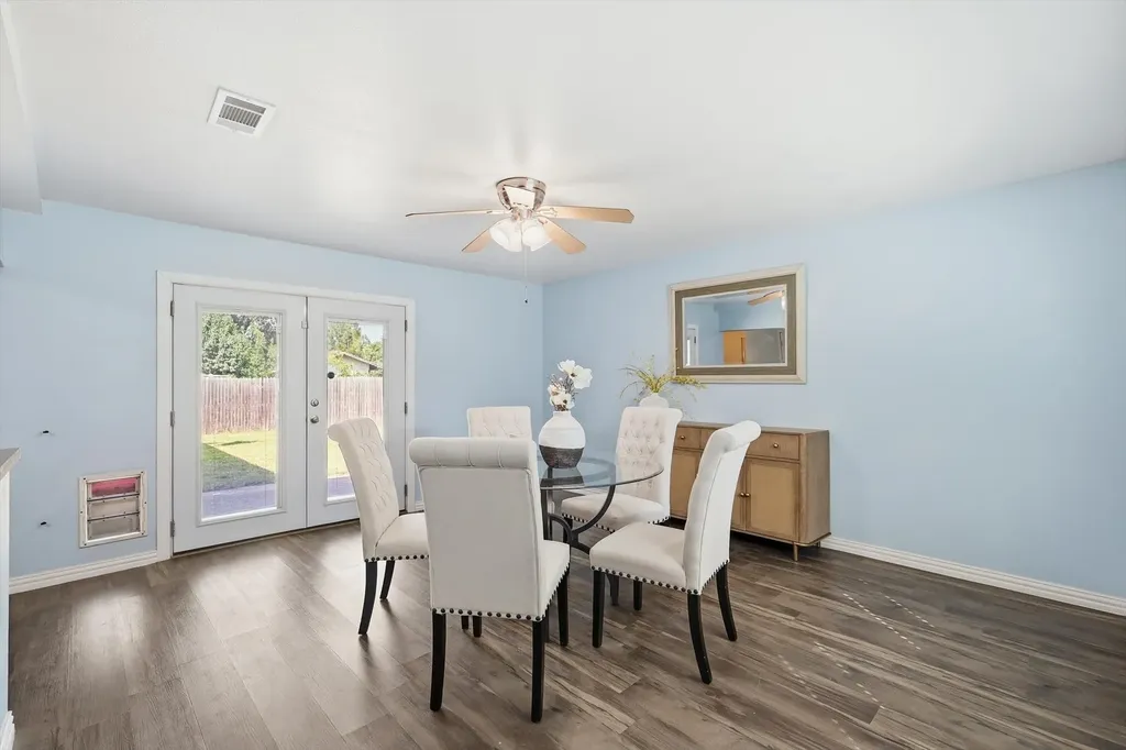 2304 Greenwood Circle Carrollton TX 75006