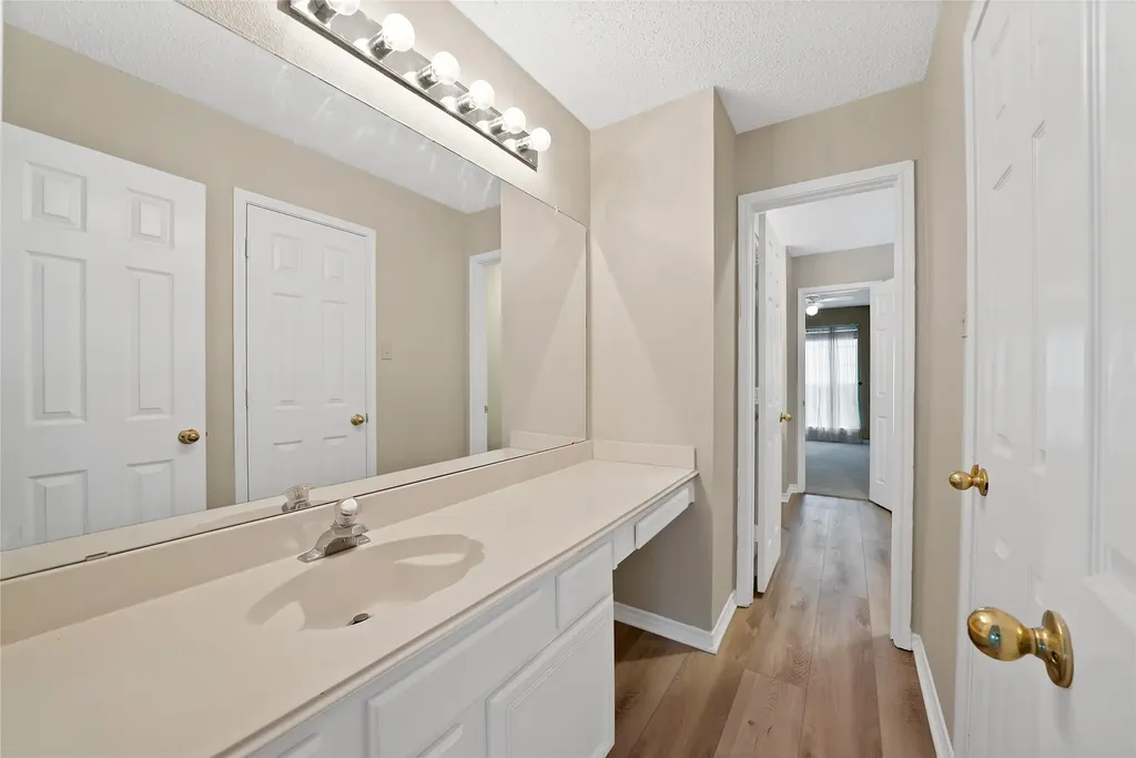 2129 Brentcove Drive Grapevine TX 76051