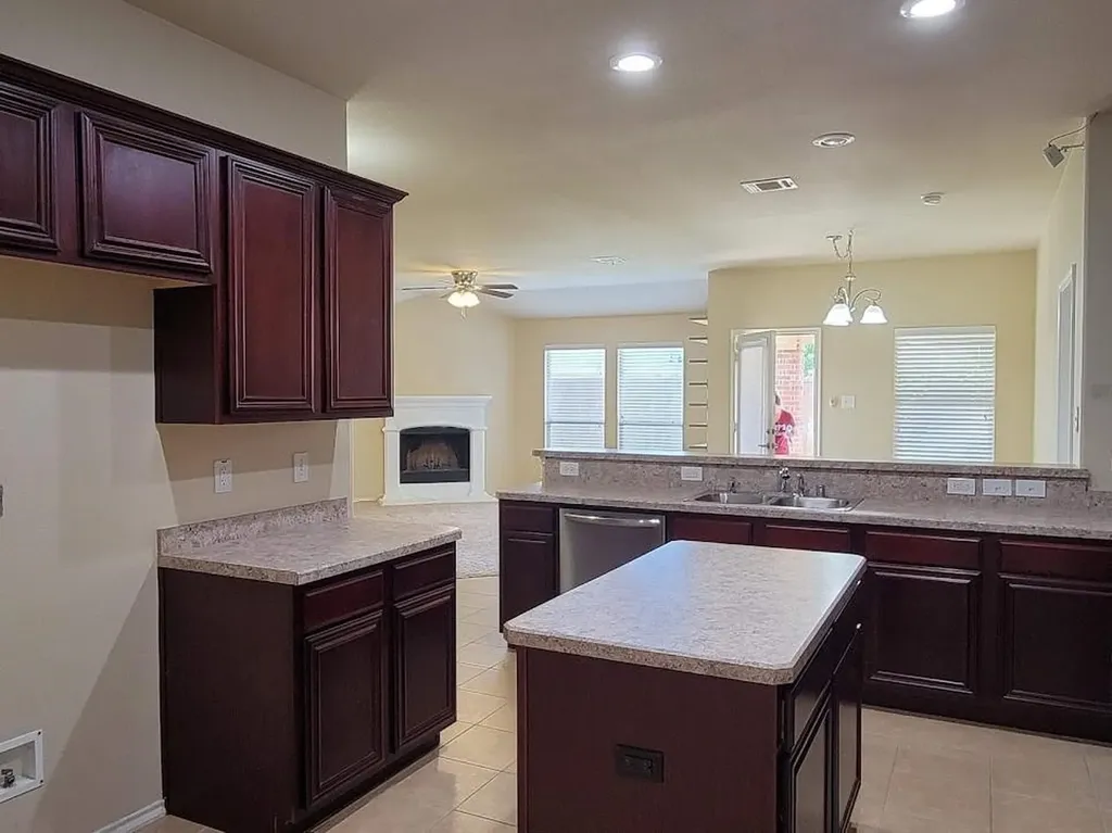 130 Meadow Crest Drive Princeton TX 75407