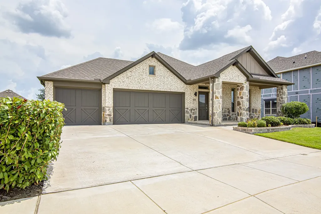 4718 Button Bush Drive Venus TX 76084