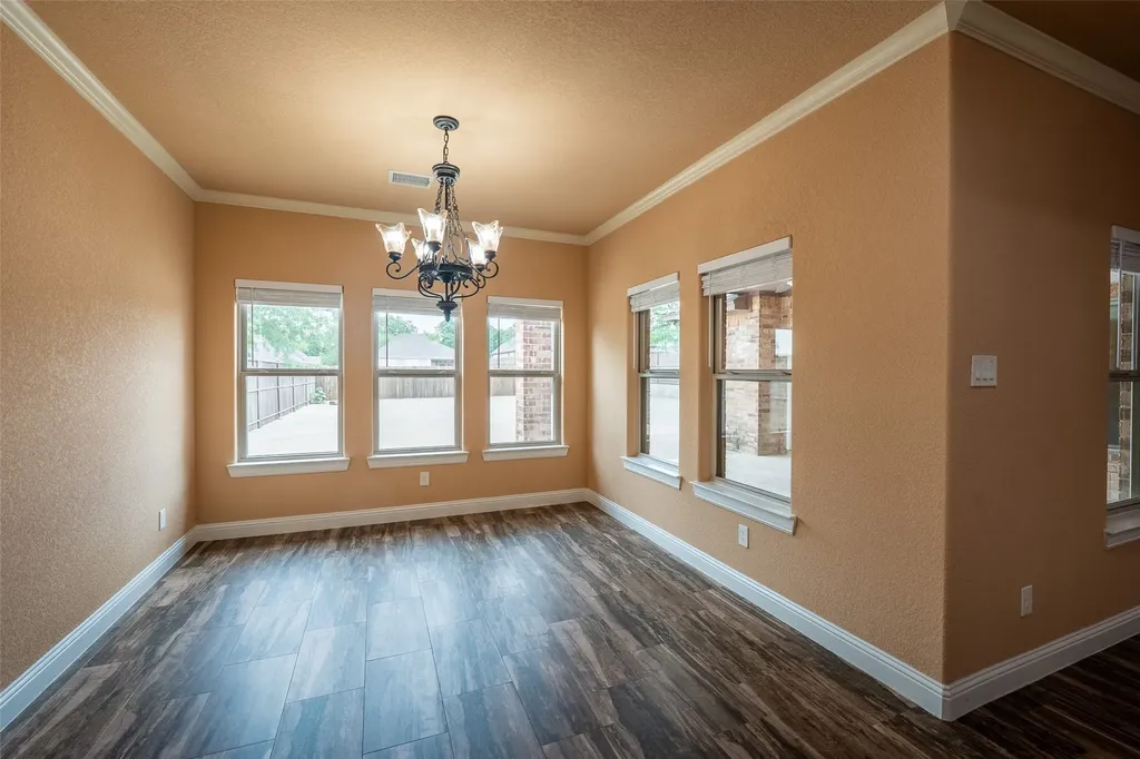 3324 Shawnee Trail Lake Worth TX 76135