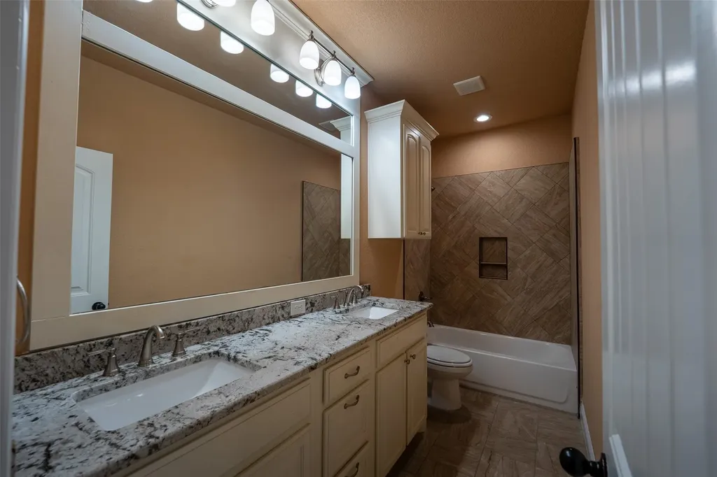 3324 Shawnee Trail Lake Worth TX 76135