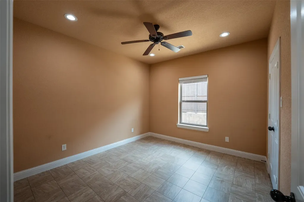 3324 Shawnee Trail Lake Worth TX 76135