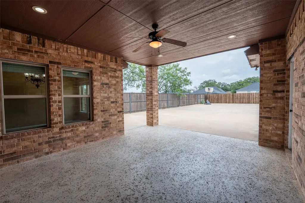 3324 Shawnee Trail Lake Worth TX 76135