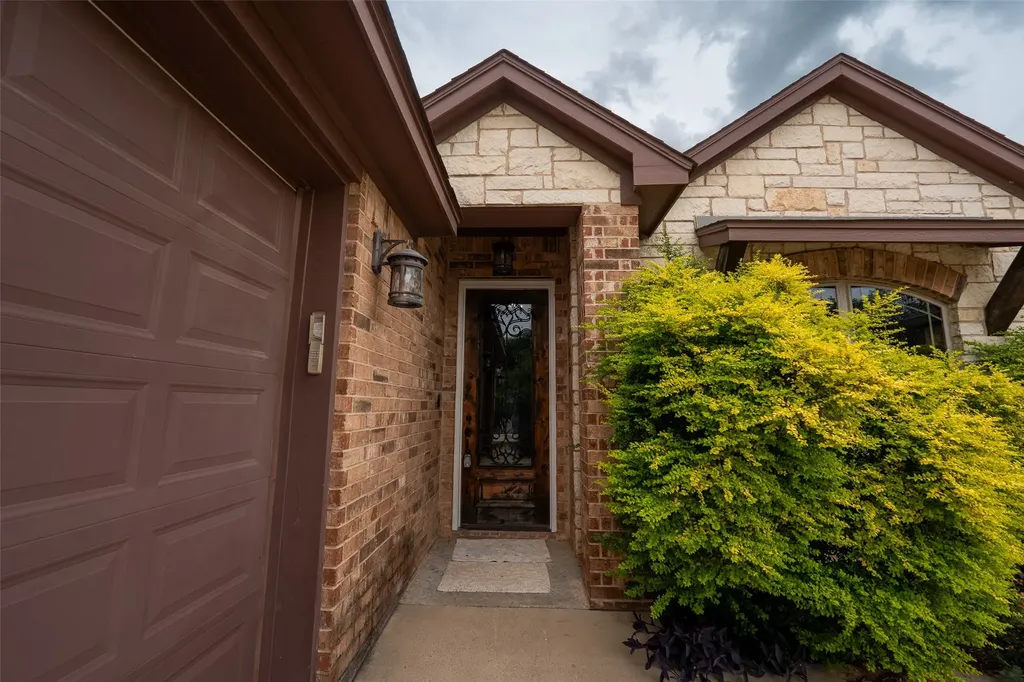 3324 Shawnee Trail Lake Worth TX 76135
