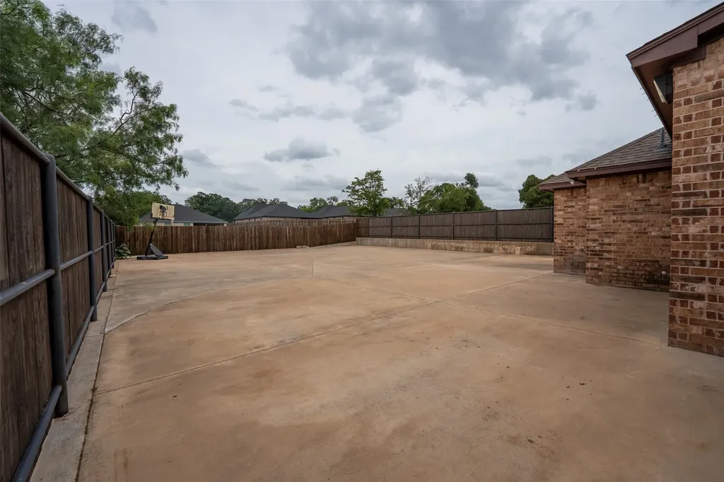 3324 Shawnee Trail Lake Worth TX 76135